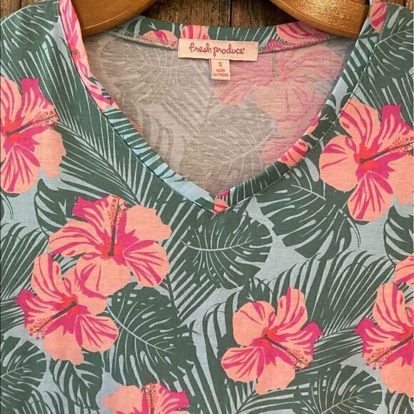 FRESH PRODUCE S Green Pink Seaglass Floral Hibiscus Casual Cotton T-Shirt - Picture 4 of 4